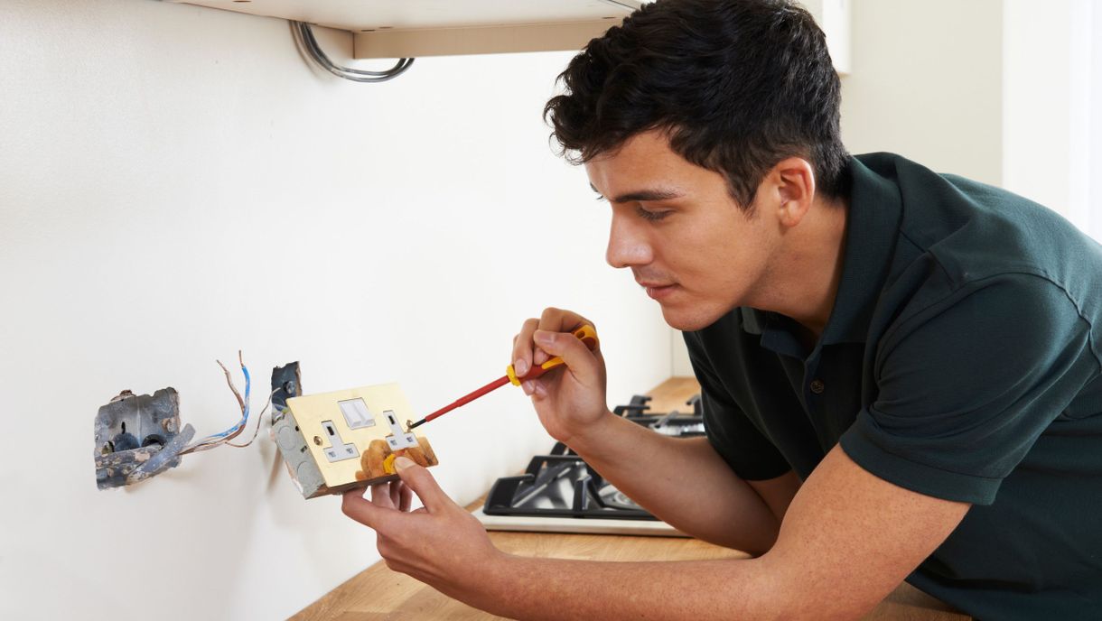 domestic electrician blackpool, lancashire domestic electrical services