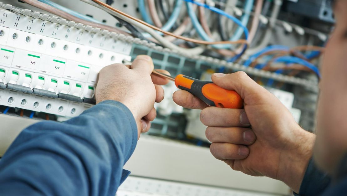 commercial electrician blackpool, lancashire commercial electrical services